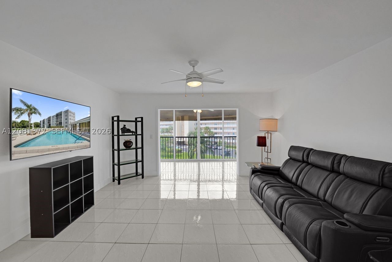 170 SE 5th Ave #405, Dania Beach FL 33004
