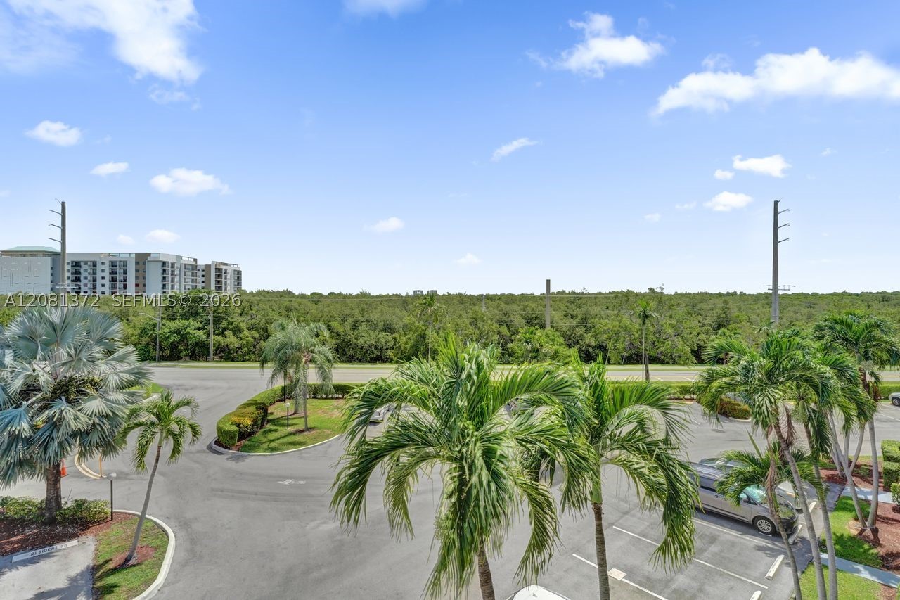 170 SE 5th Ave #405, Dania Beach FL 33004