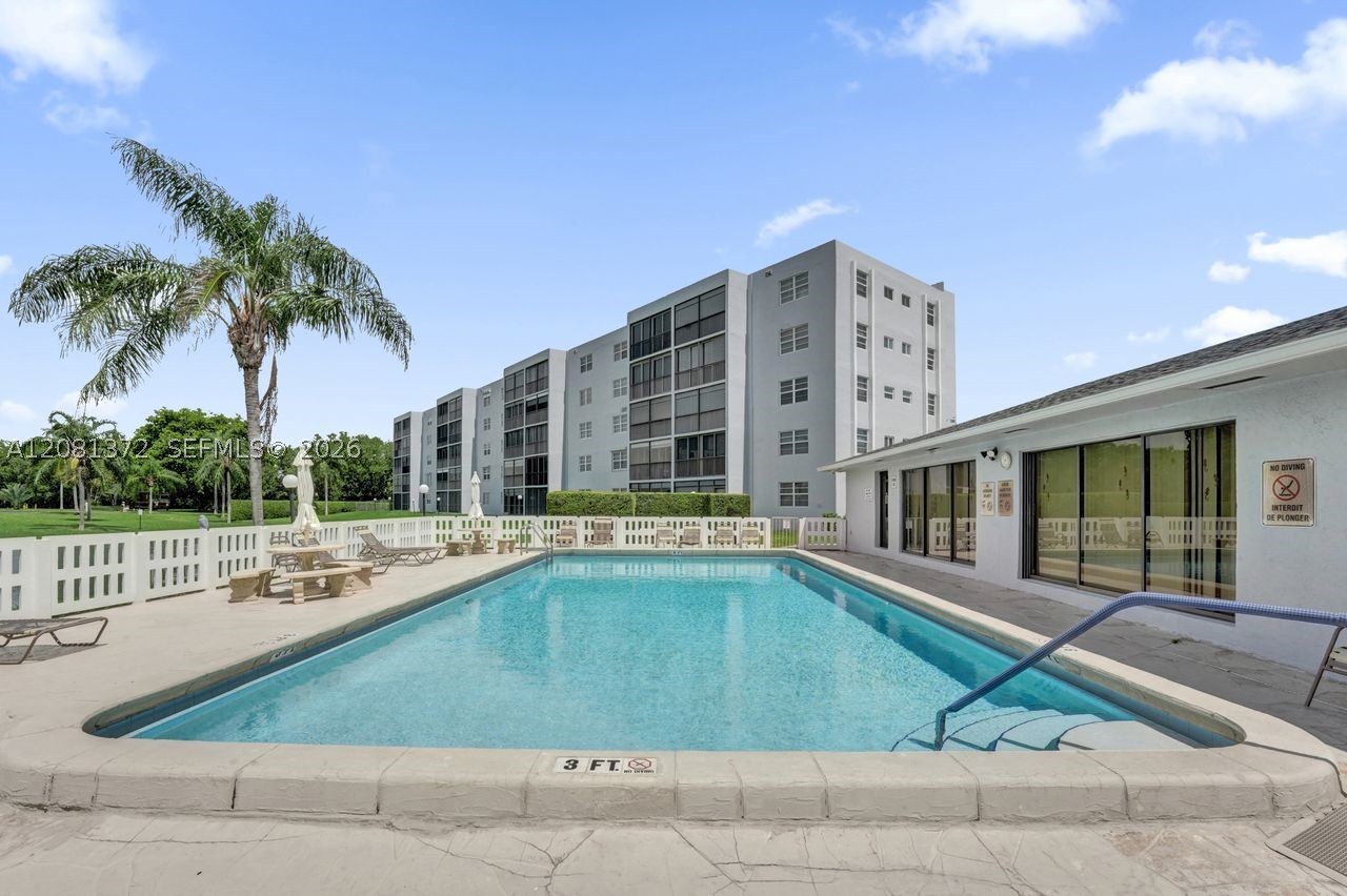 170 SE 5th Ave #405, Dania Beach FL 33004