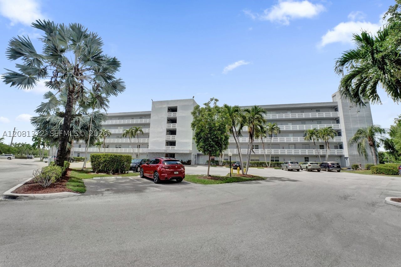 170 SE 5th Ave #405, Dania Beach FL 33004