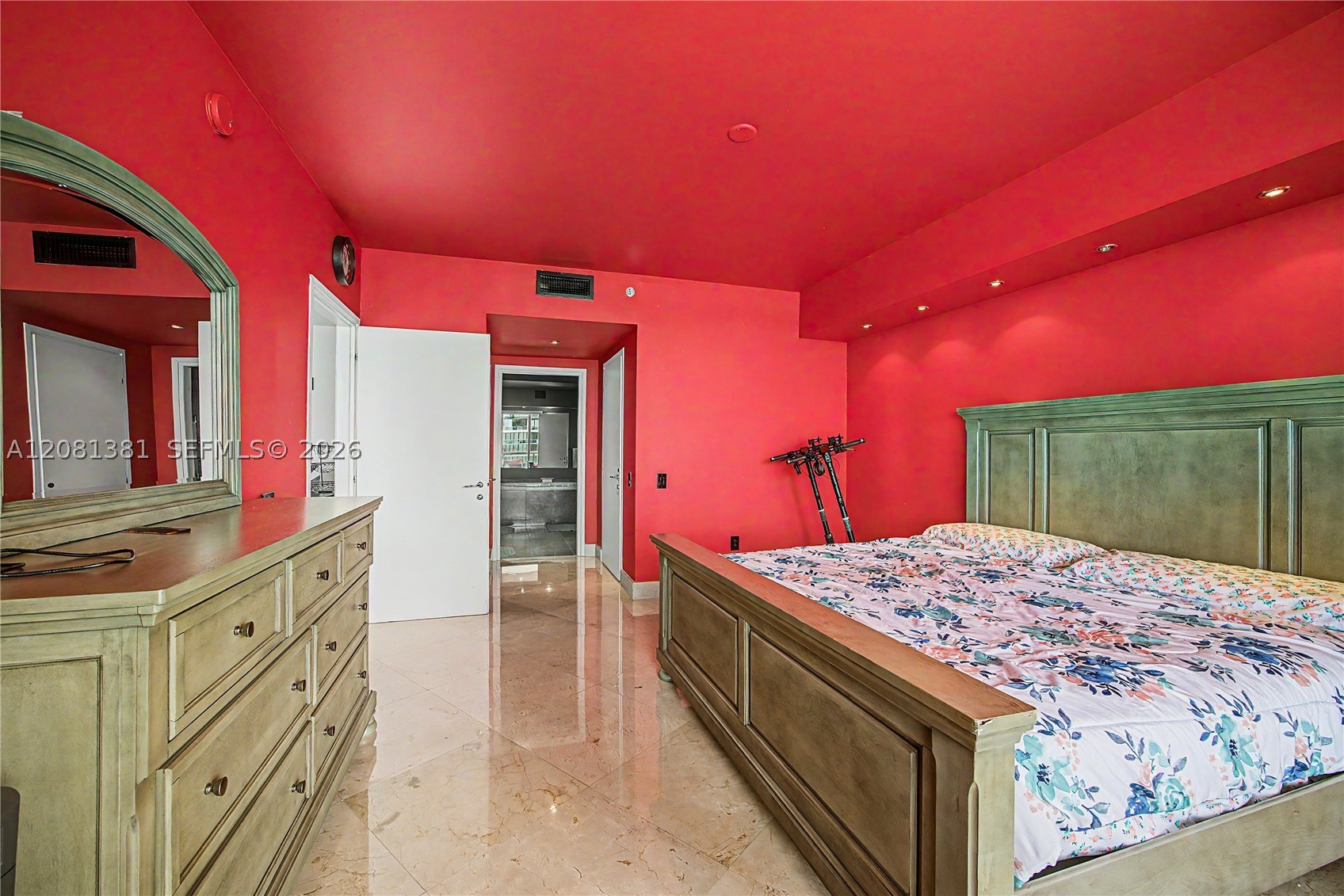 450 Alton Rd #2406, Miami Beach FL 33139