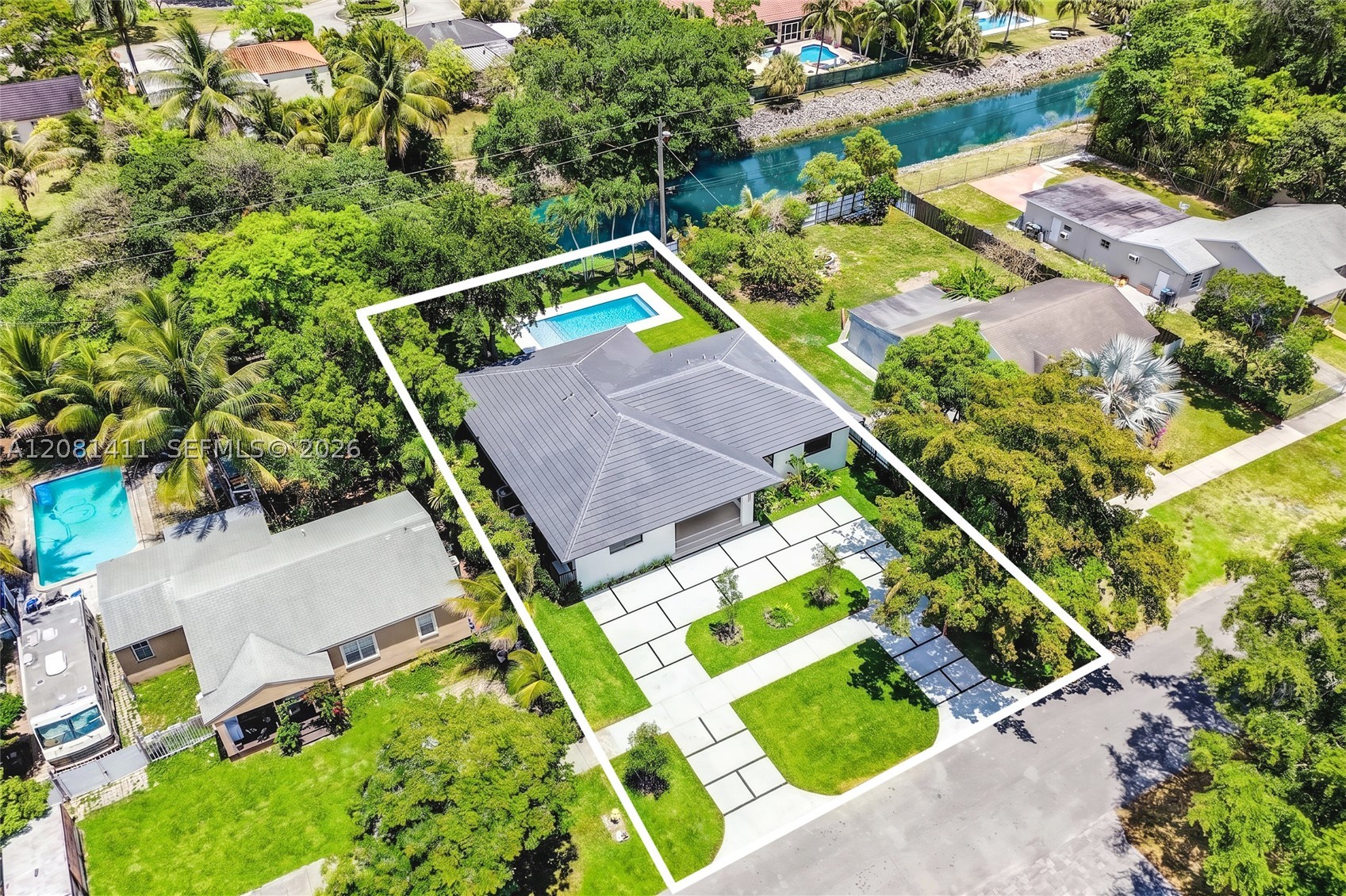 6853 S Waterway Dr, Miami FL 33155