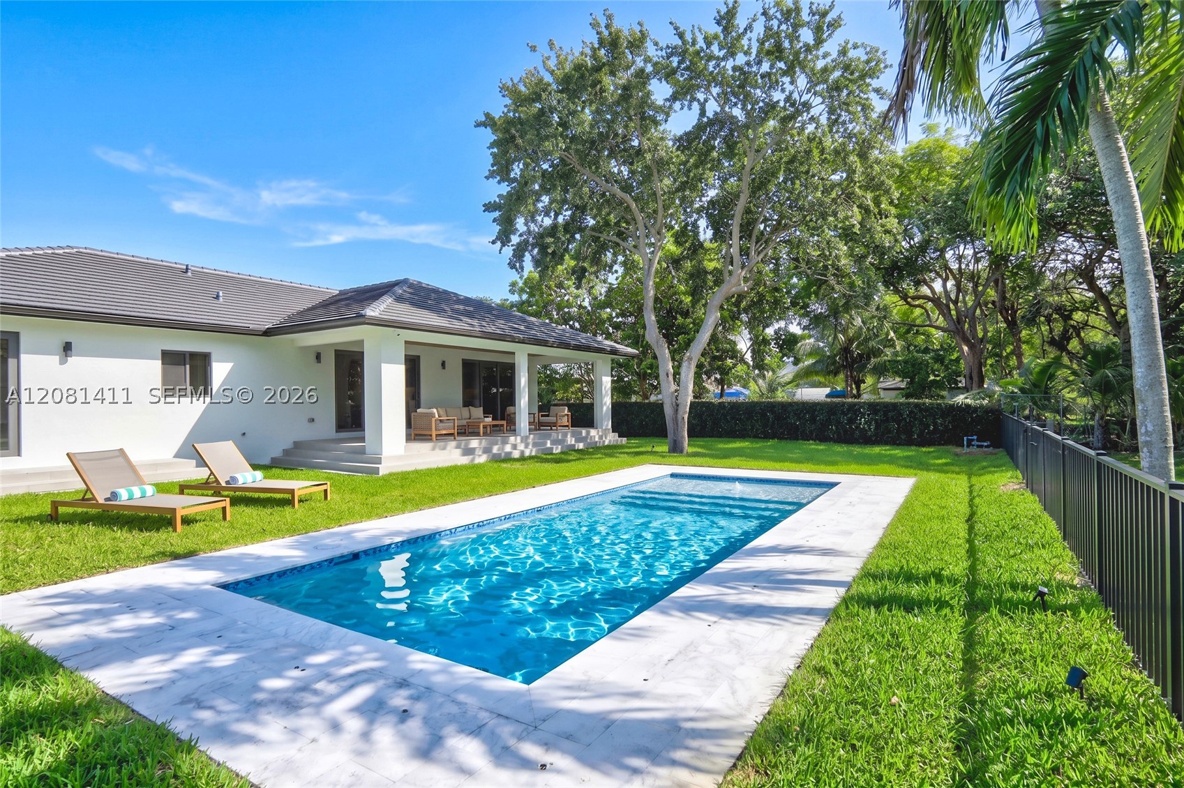 6853 S Waterway Dr, Miami FL 33155