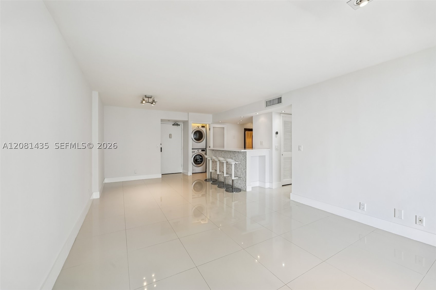200 SE 15th Rd #9I, Miami FL 33129