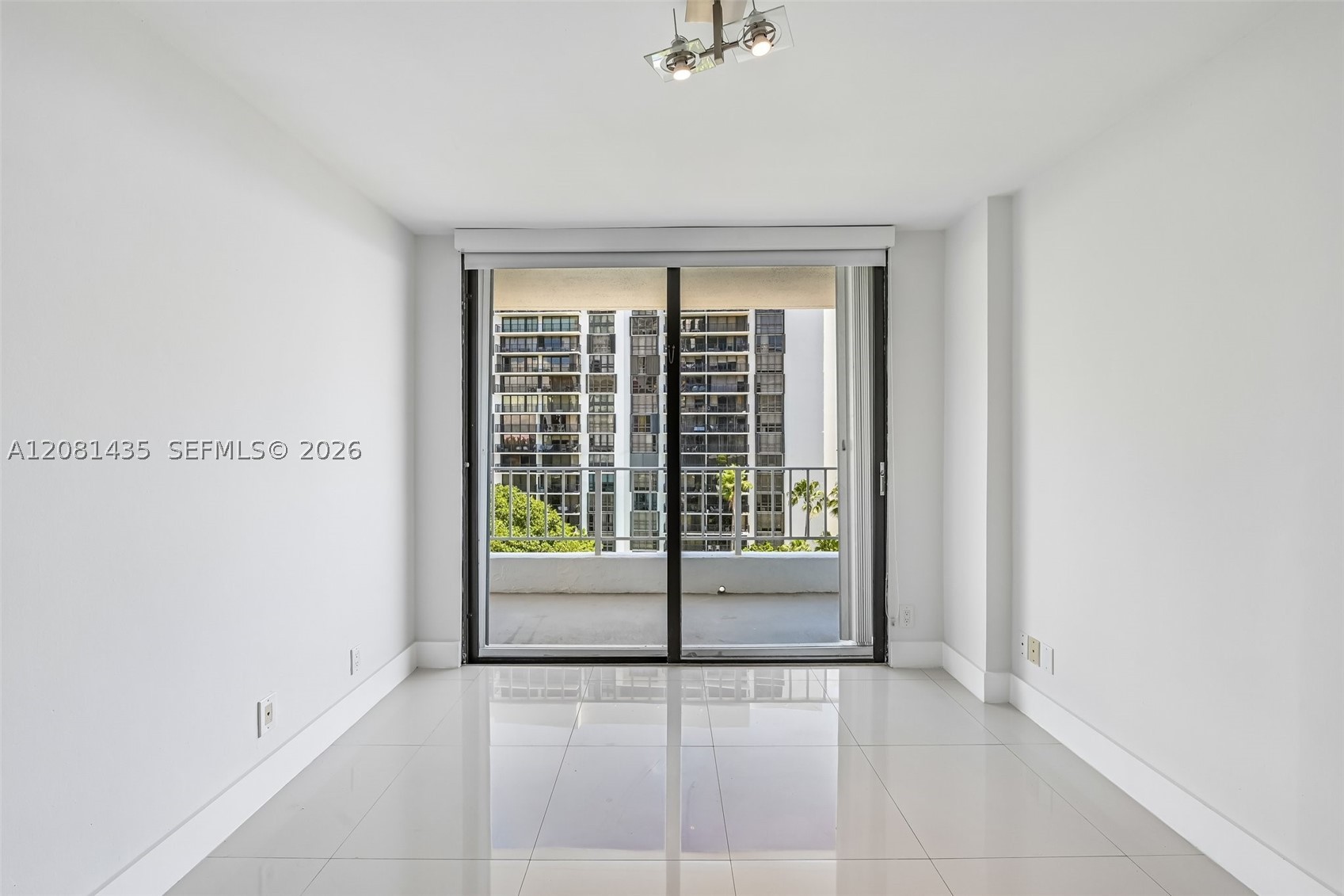 200 SE 15th Rd #9I, Miami FL 33129