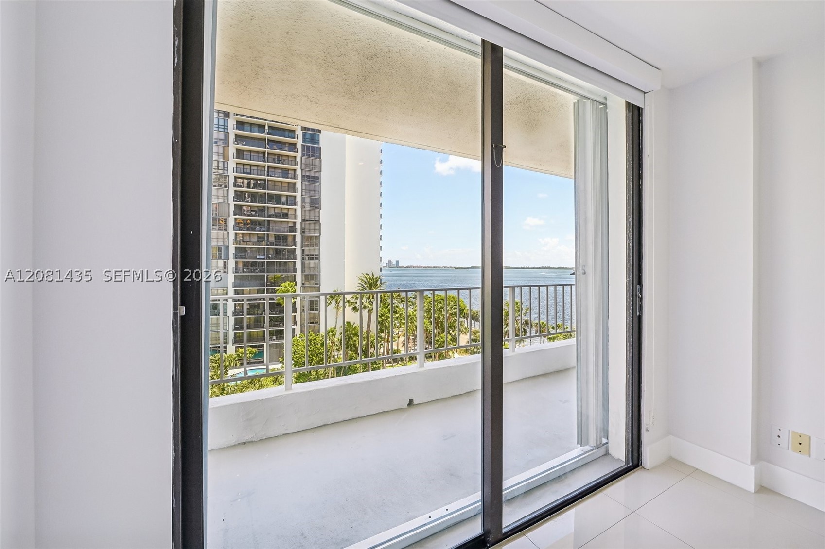 200 SE 15th Rd #9I, Miami FL 33129