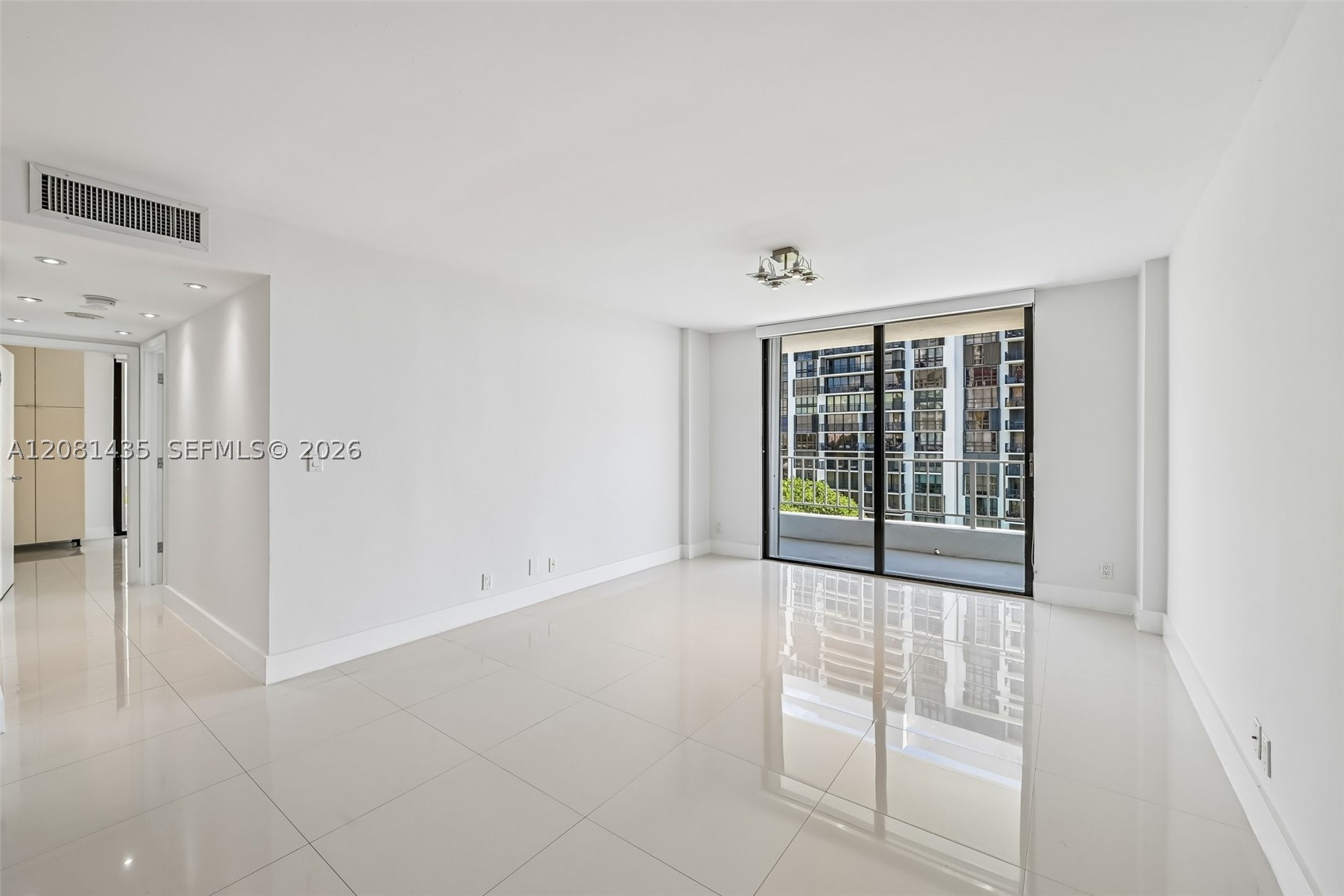 200 SE 15th Rd #9I, Miami FL 33129