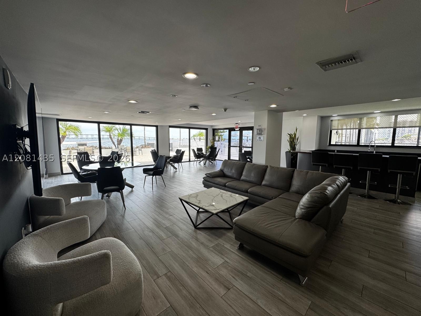200 SE 15th Rd #9I, Miami FL 33129