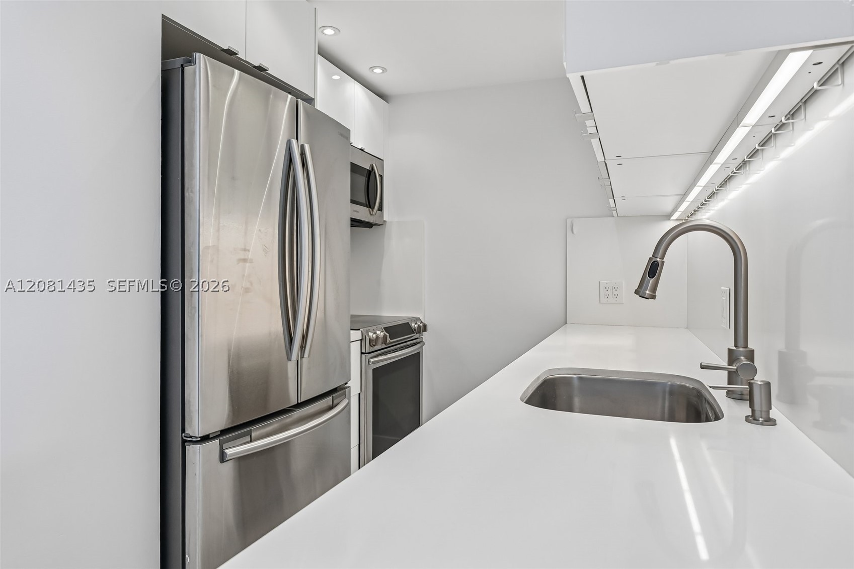 200 SE 15th Rd #9I, Miami FL 33129