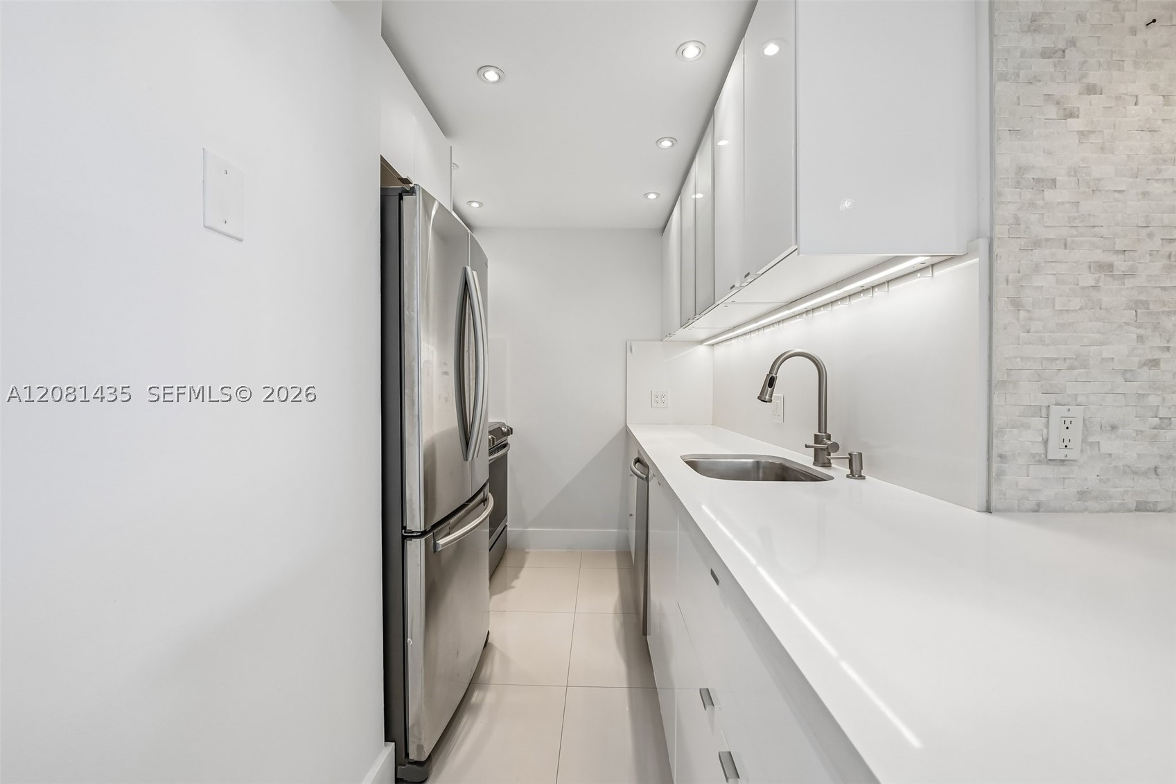 200 SE 15th Rd #9I, Miami FL 33129