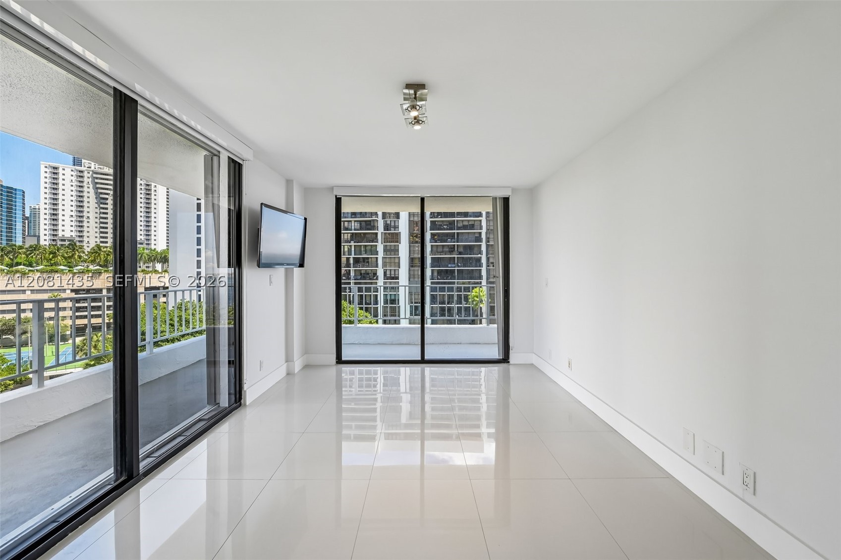 200 SE 15th Rd #9I, Miami FL 33129