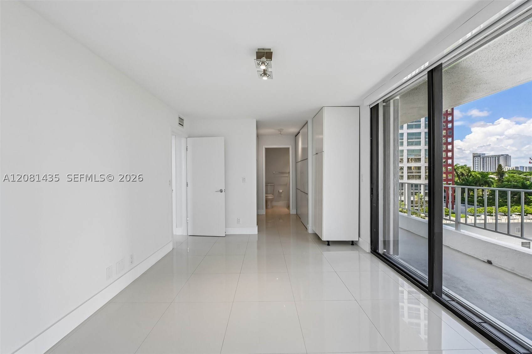 200 SE 15th Rd #9I, Miami FL 33129