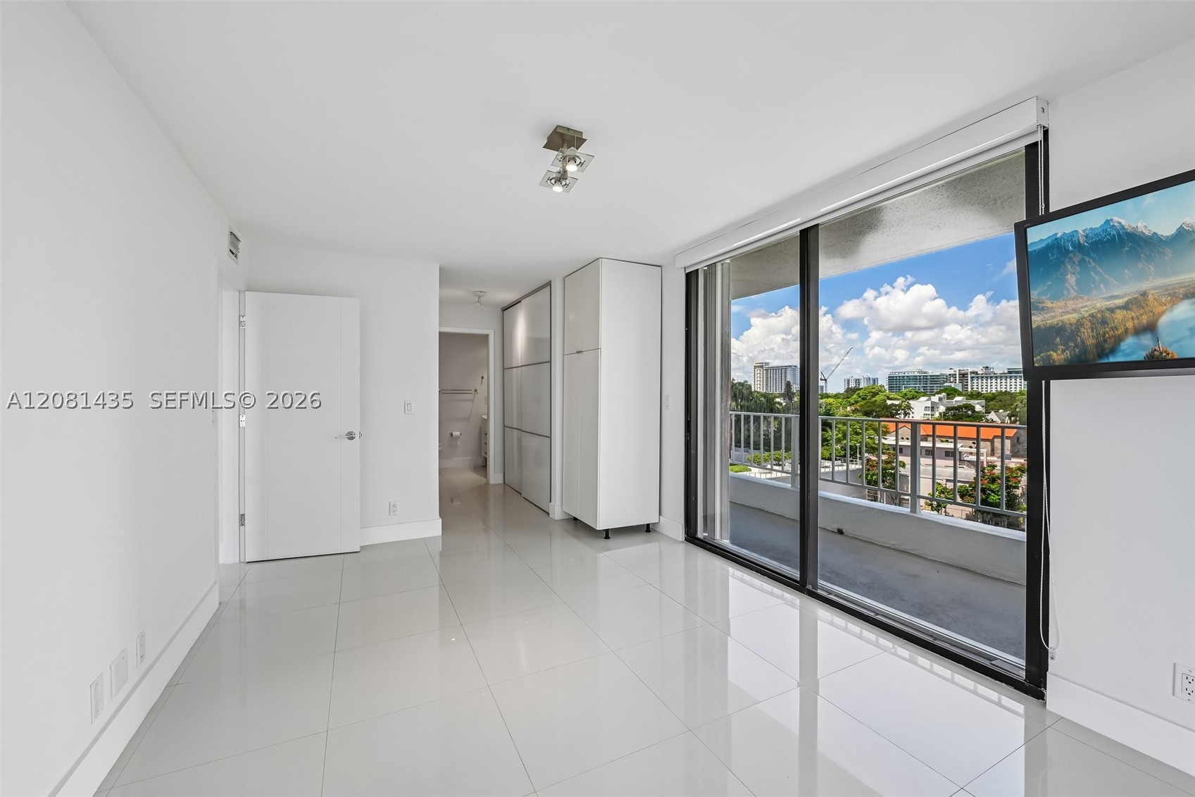 200 SE 15th Rd #9I, Miami FL 33129