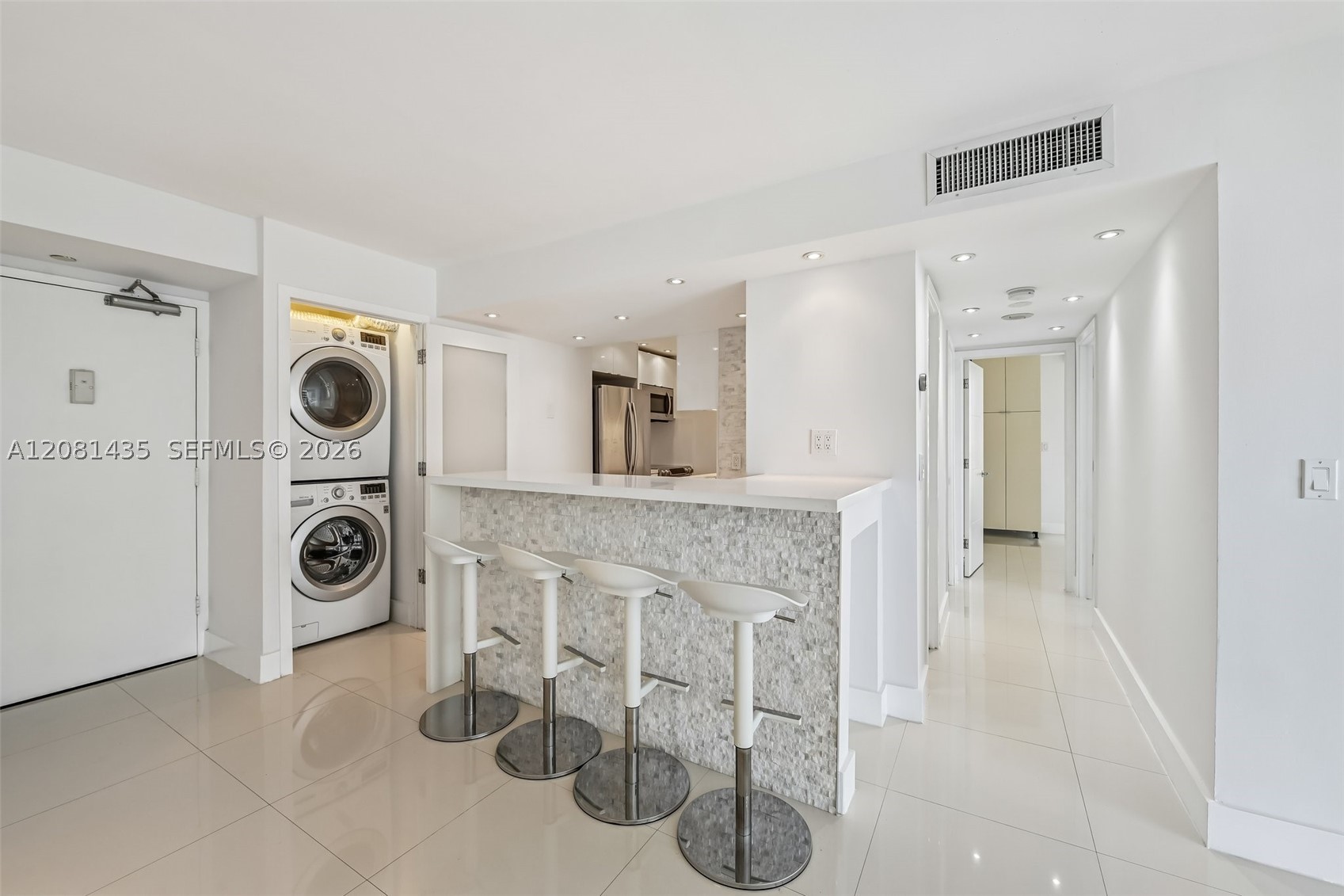 200 SE 15th Rd #9I, Miami FL 33129