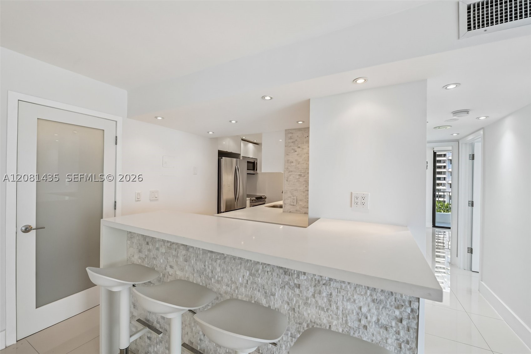 200 SE 15th Rd #9I, Miami FL 33129