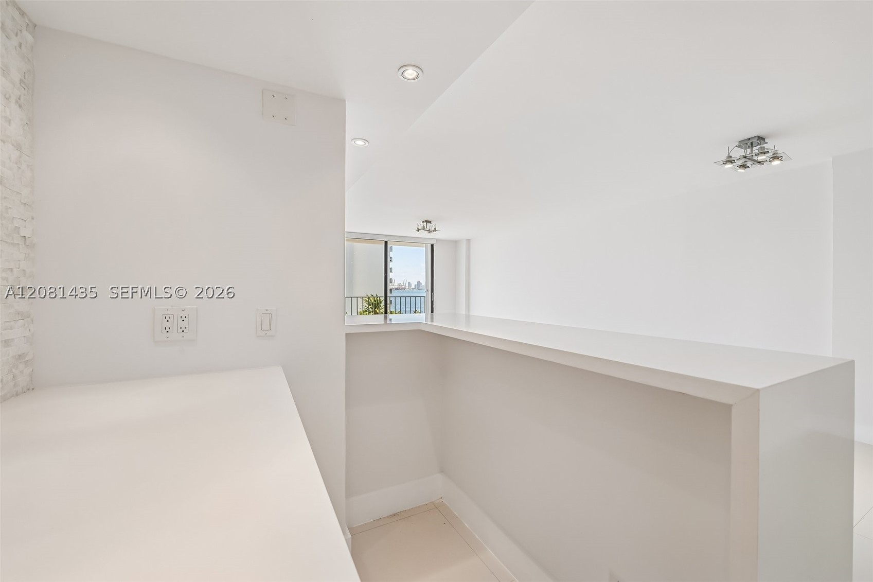 200 SE 15th Rd #9I, Miami FL 33129