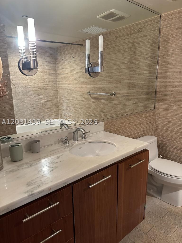 50 Biscayne Blvd #903, Miami FL 33132