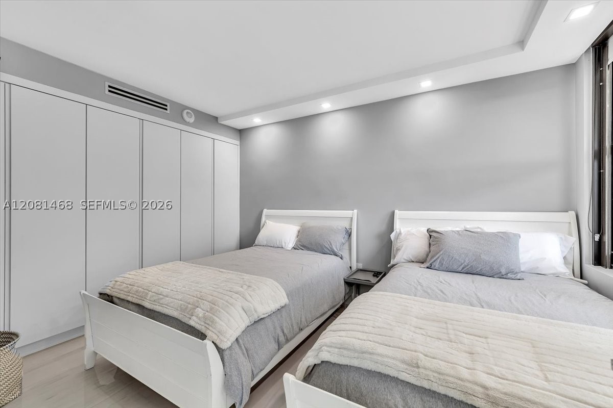 9801 Collins Ave #5U, Bal Harbour FL 33154