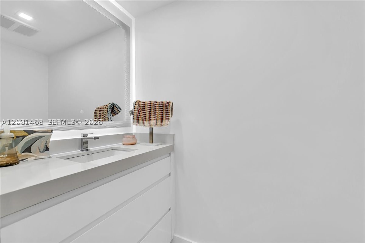 9801 Collins Ave #5U, Bal Harbour FL 33154
