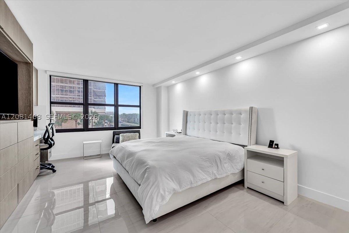 9801 Collins Ave #5U, Bal Harbour FL 33154