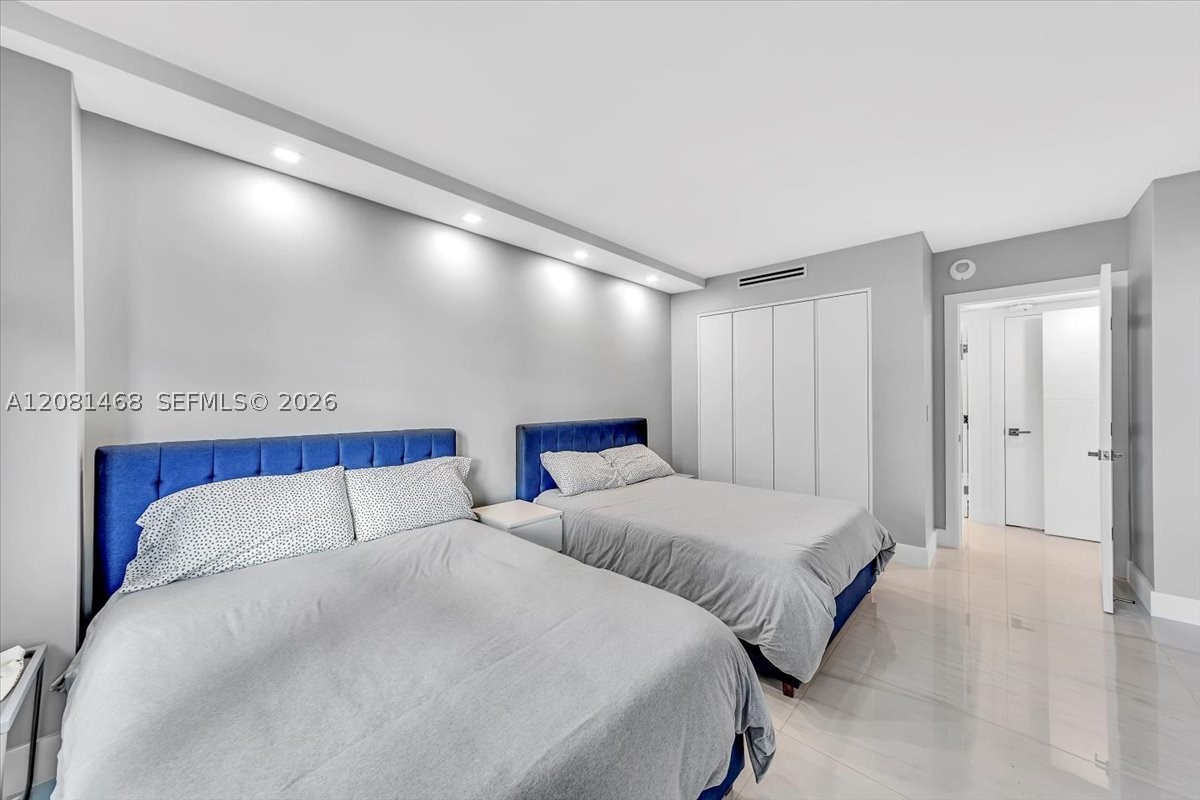9801 Collins Ave #5U, Bal Harbour FL 33154