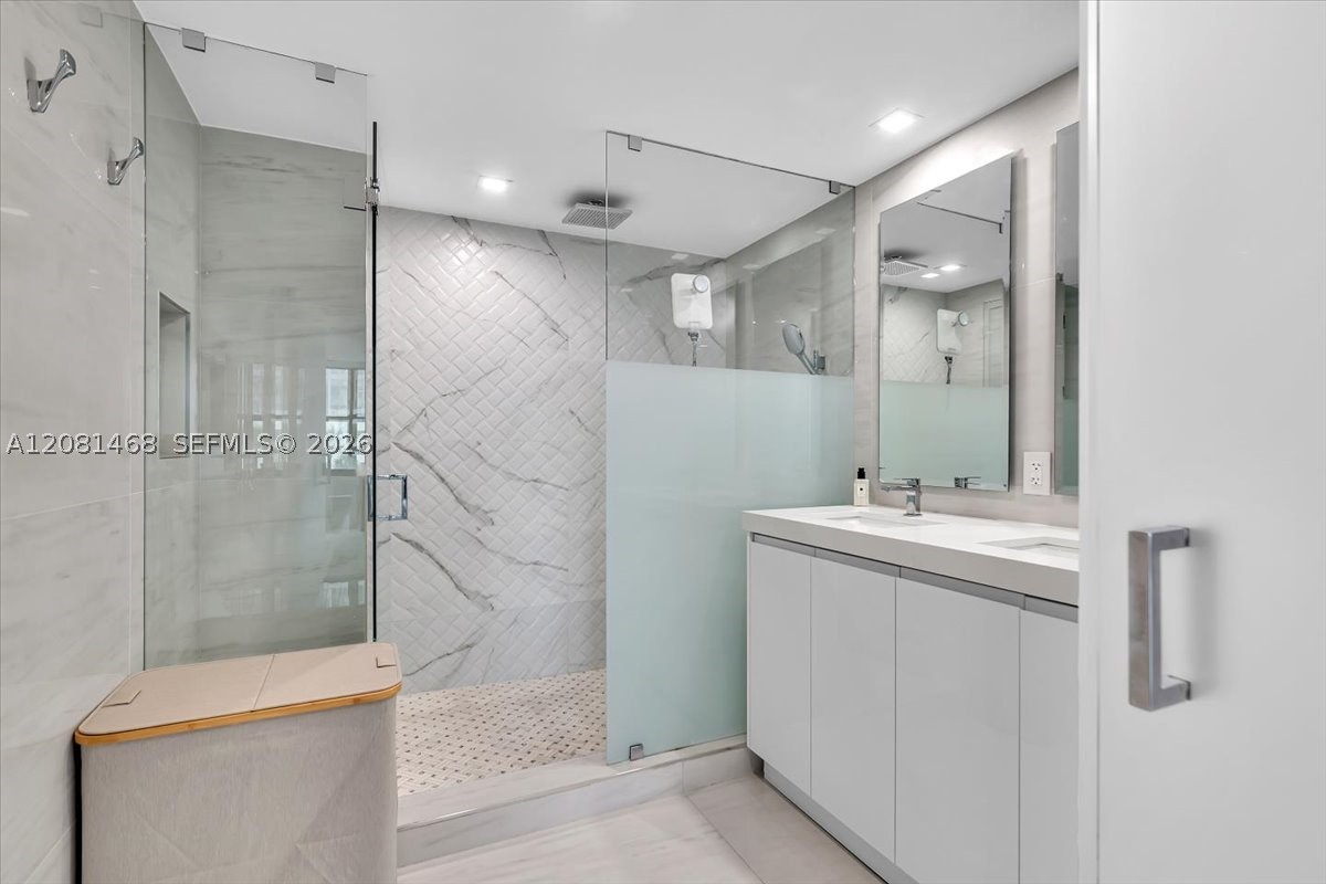 9801 Collins Ave #5U, Bal Harbour FL 33154