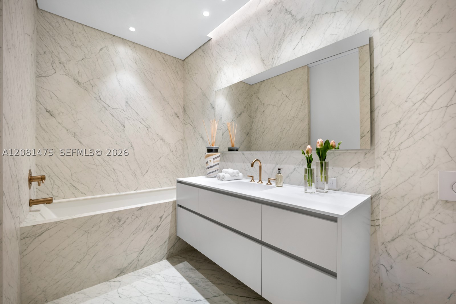 10203 Collins Ave #LPH 2701, Bal Harbour FL 33154
