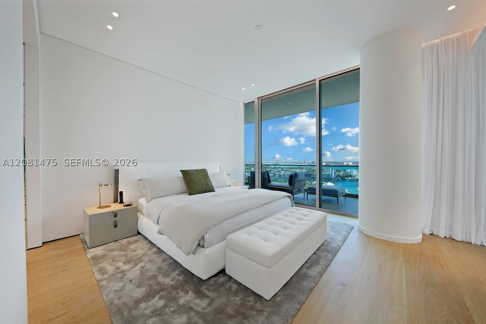 10203 Collins Ave #LPH 2701, Bal Harbour FL 33154