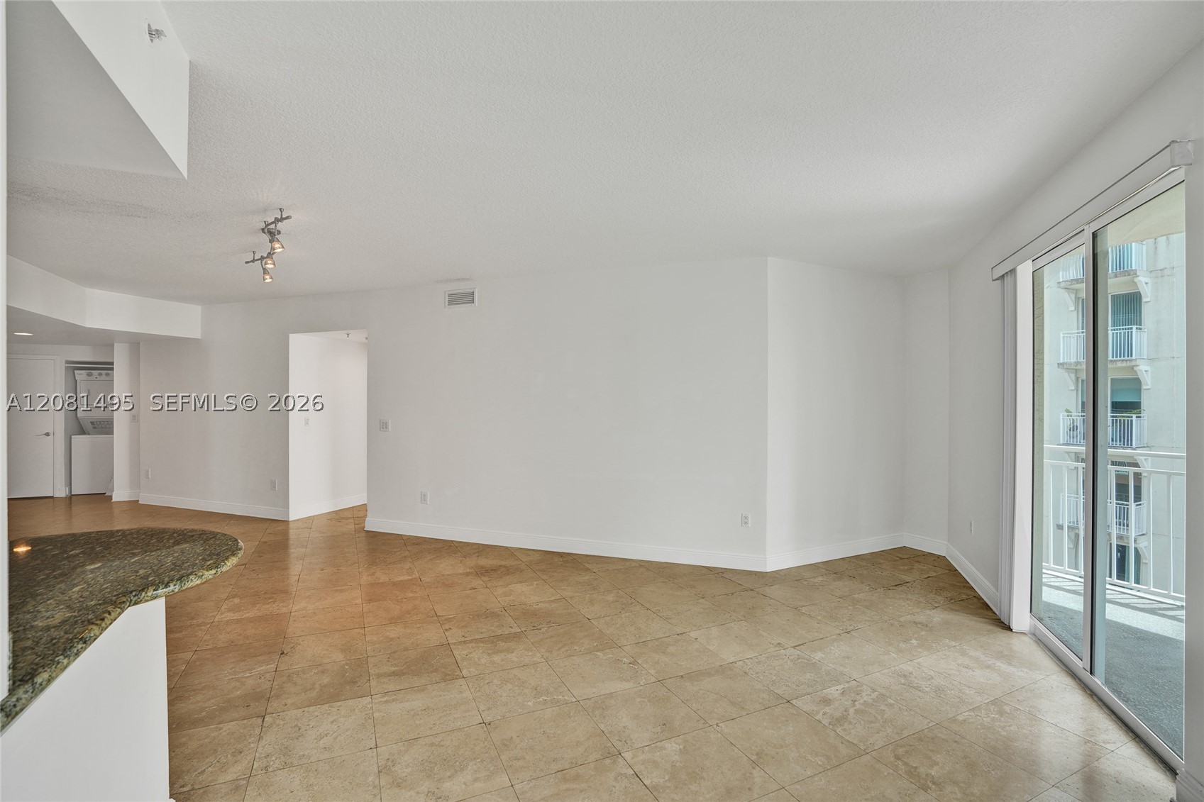 7275 SW 90th St #C410, Miami FL 33156