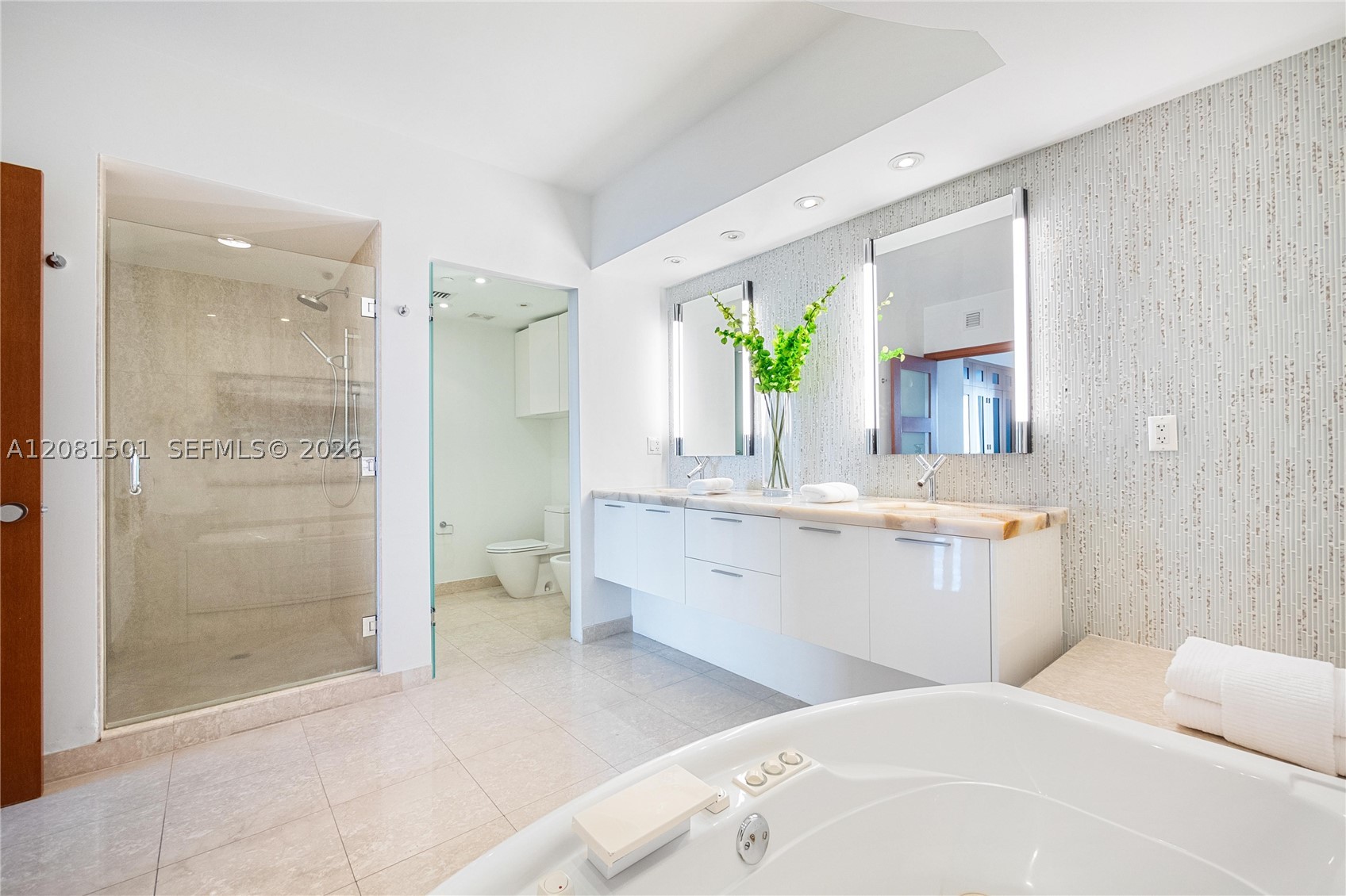 400 Alton Rd #1106, Miami Beach FL 33139