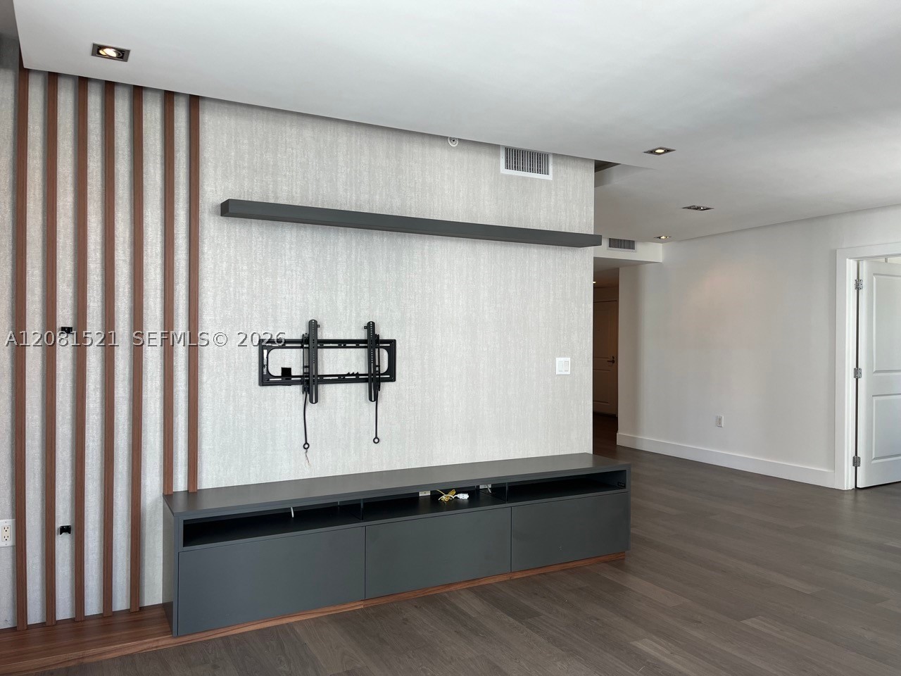 1250 S Miami Ave #1414, Miami FL 33130