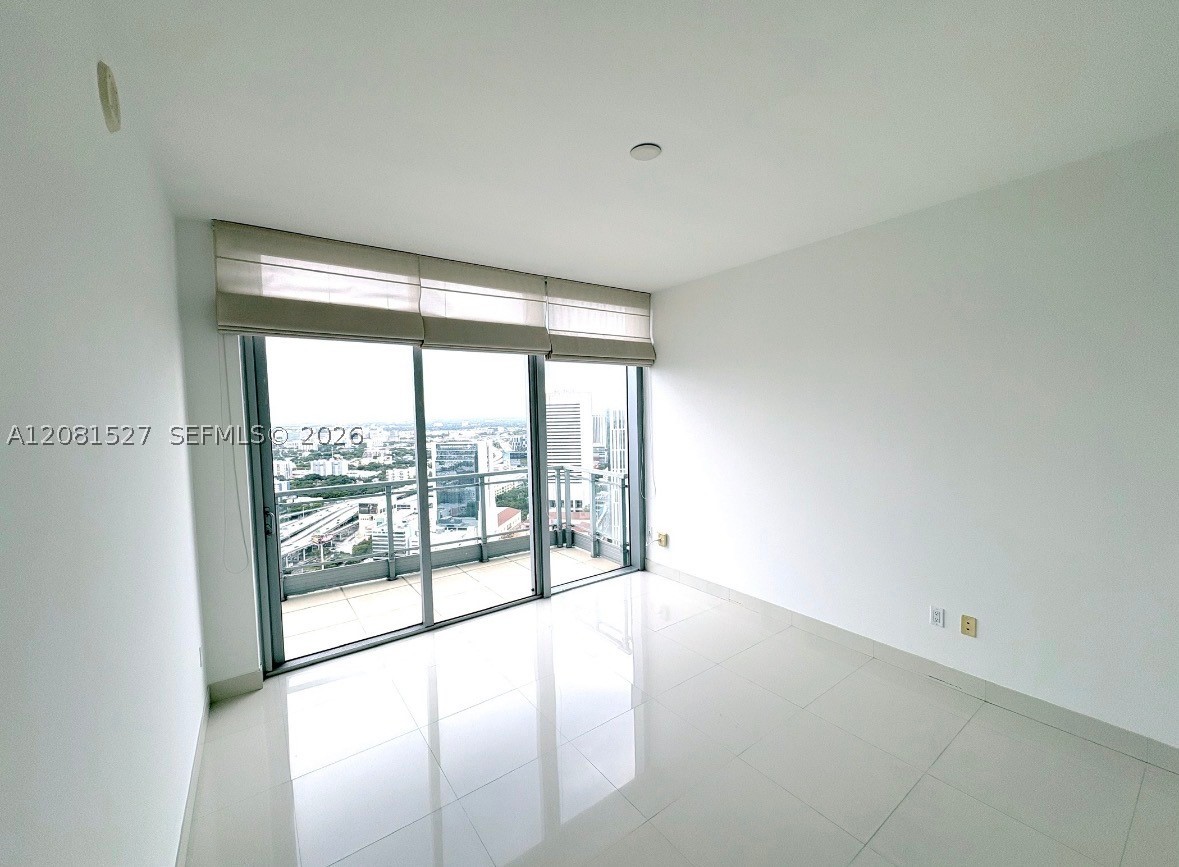 90 SW 3rd St #PH08, Miami FL 33130