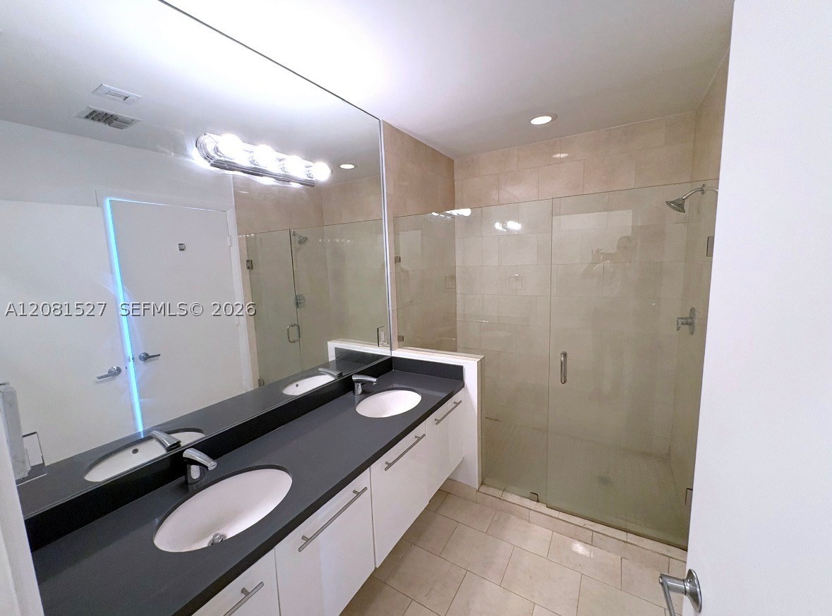 90 SW 3rd St #PH08, Miami FL 33130