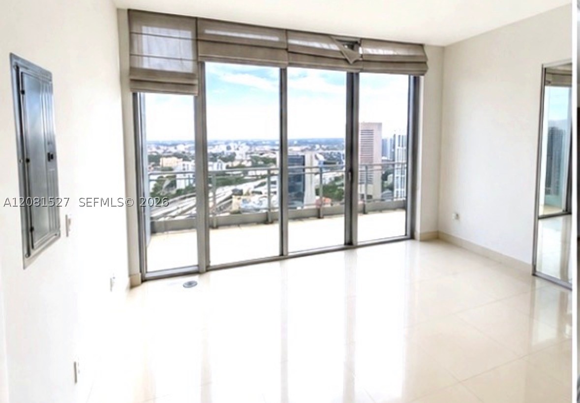 90 SW 3rd St #PH08, Miami FL 33130