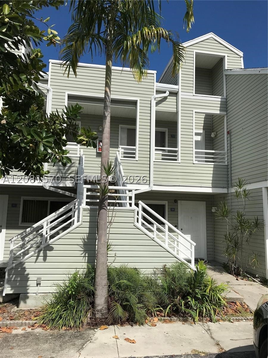 3437 NW 44th St #204, Oakland Park FL 33309