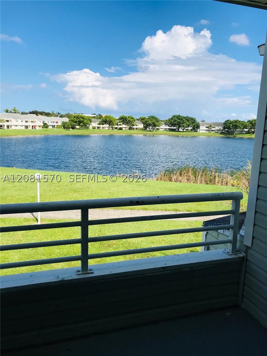 3437 NW 44th St #204, Oakland Park FL 33309