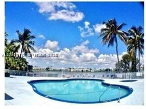 3437 NW 44th St #204, Oakland Park FL 33309