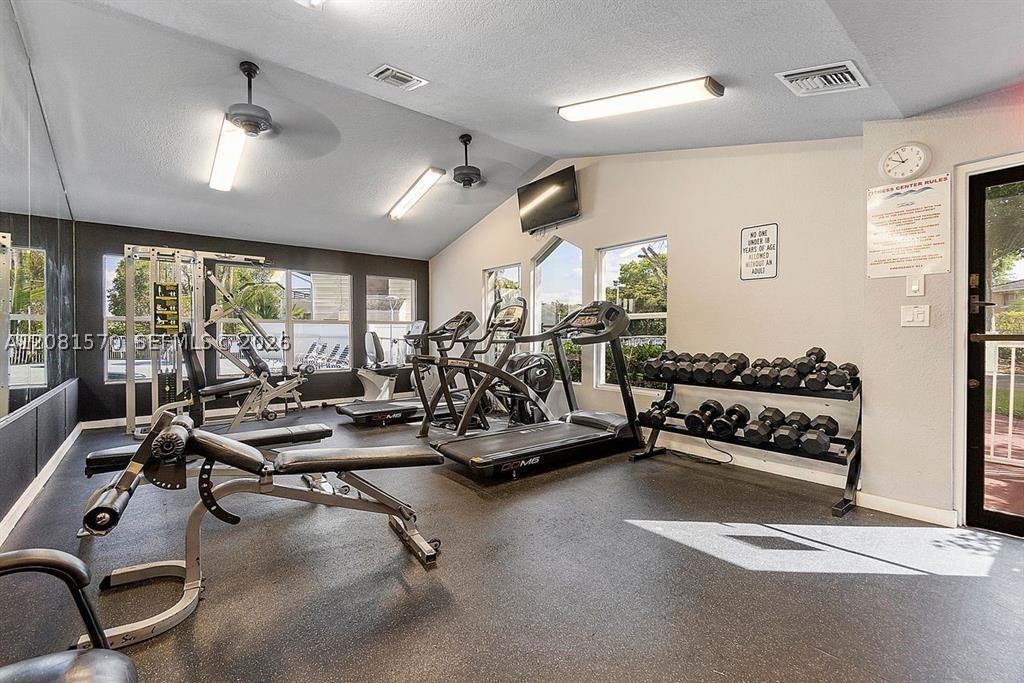 3437 NW 44th St #204, Oakland Park FL 33309
