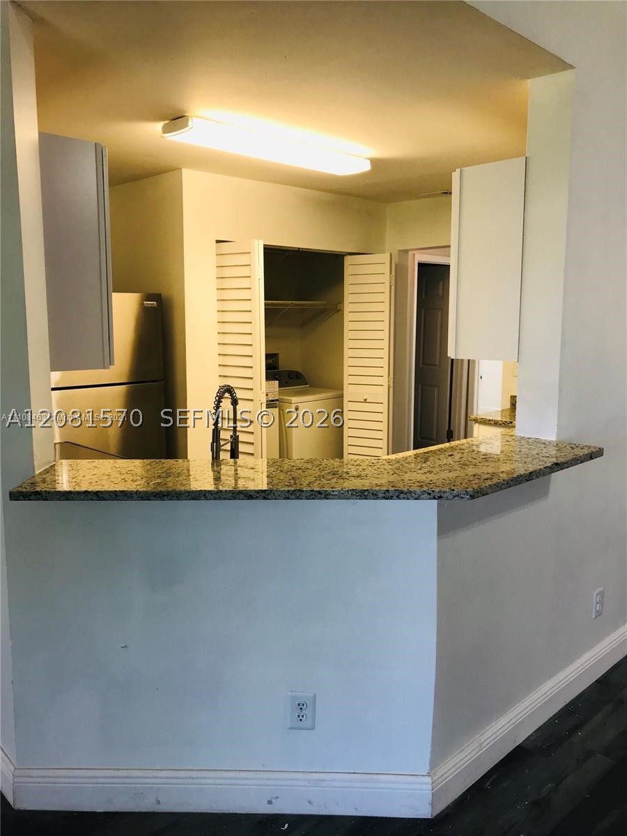 3437 NW 44th St #204, Oakland Park FL 33309