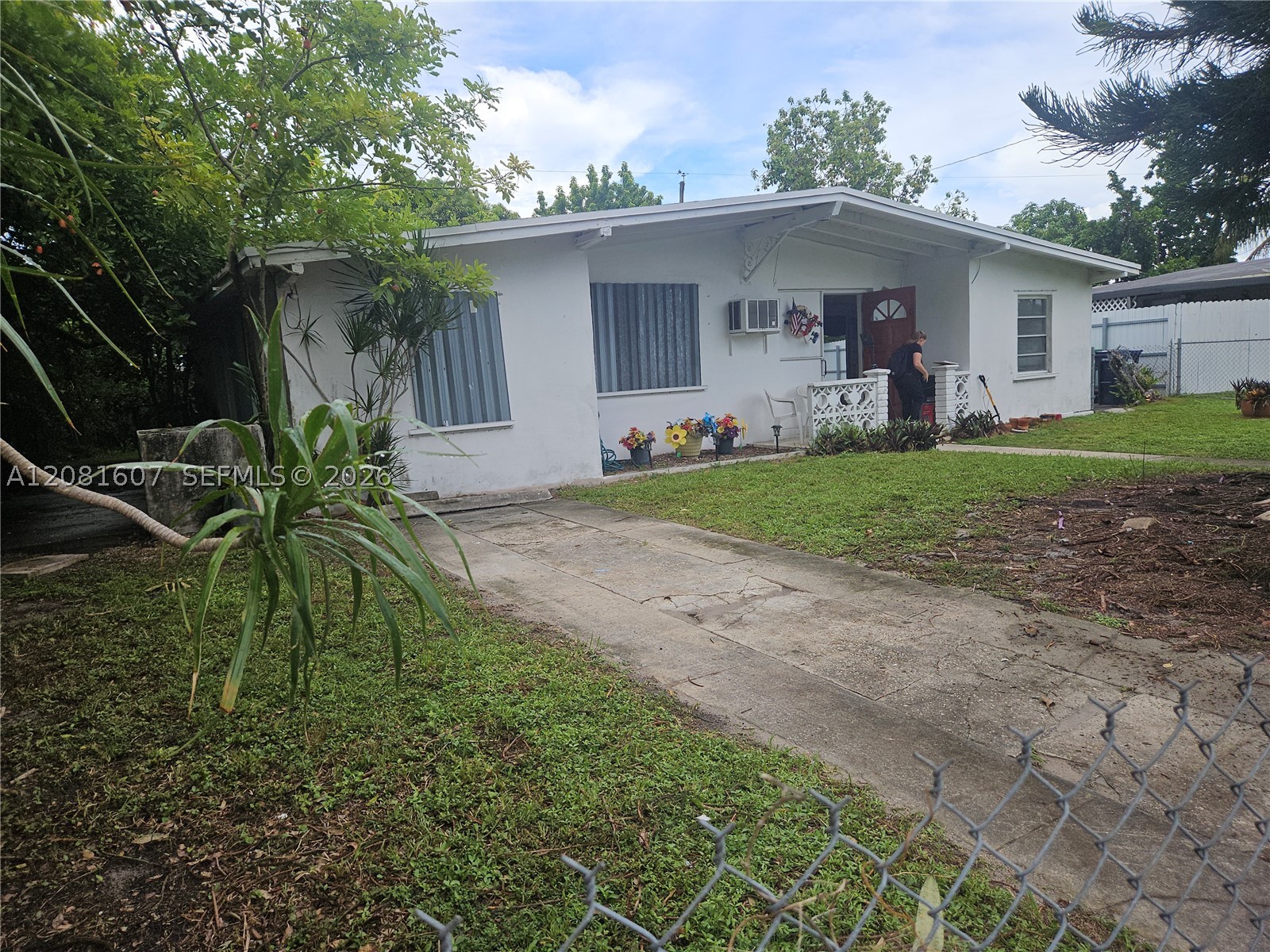 11345 SW 44th St, Miami FL 33165