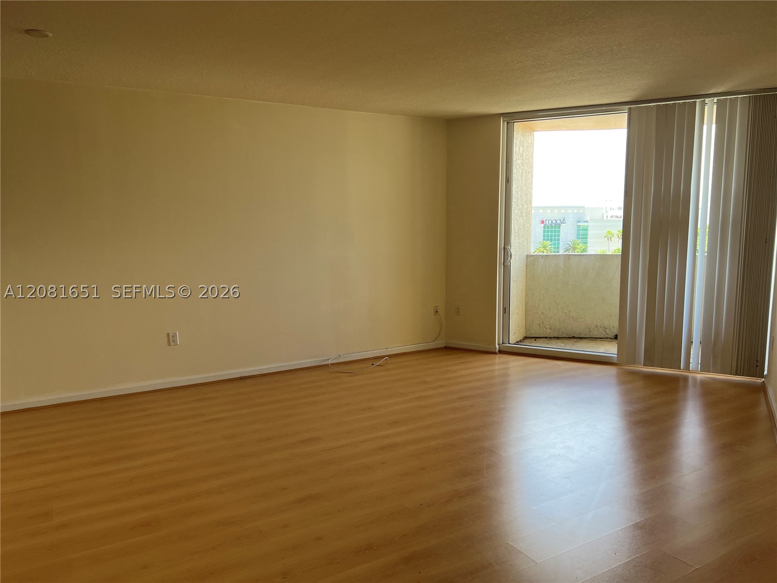 19501 W Country Club Dr #611, Aventura FL 33180
