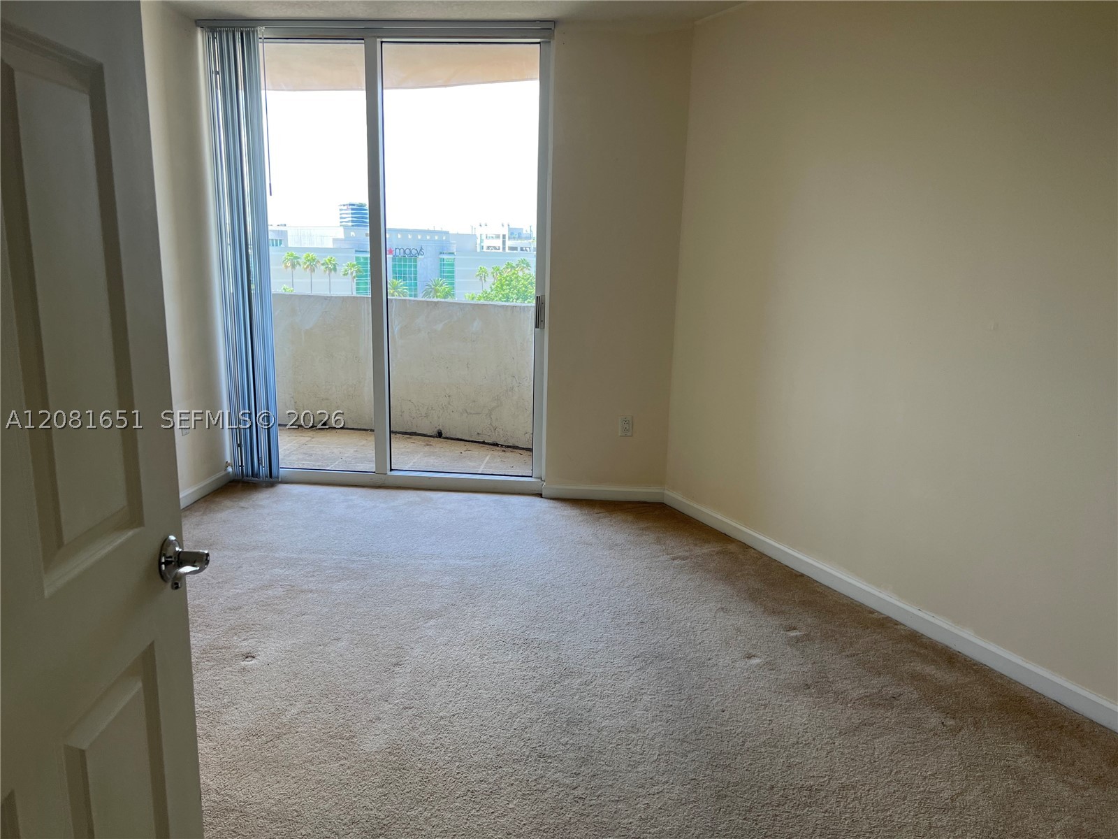 19501 W Country Club Dr #611, Aventura FL 33180