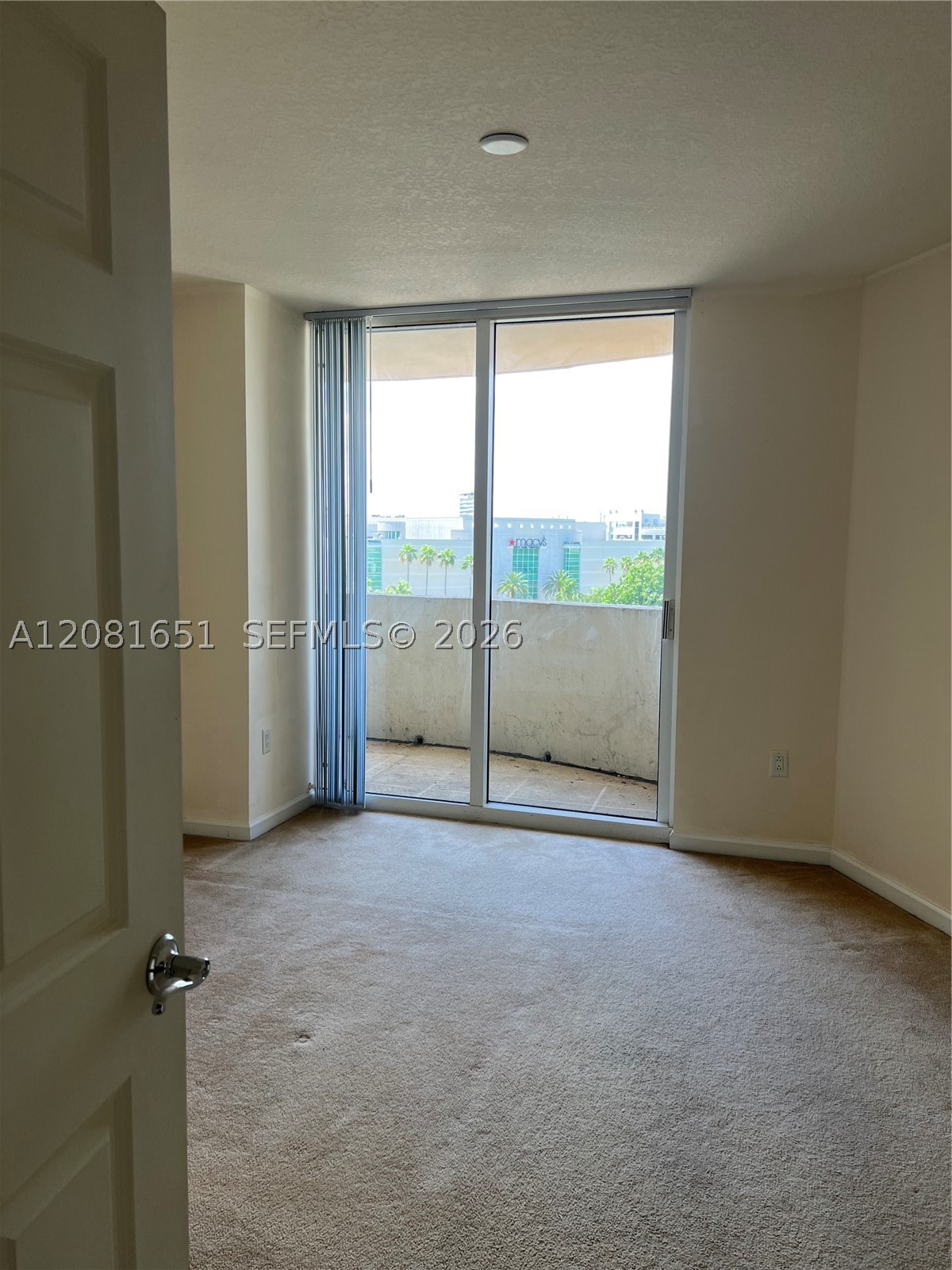 19501 W Country Club Dr #611, Aventura FL 33180