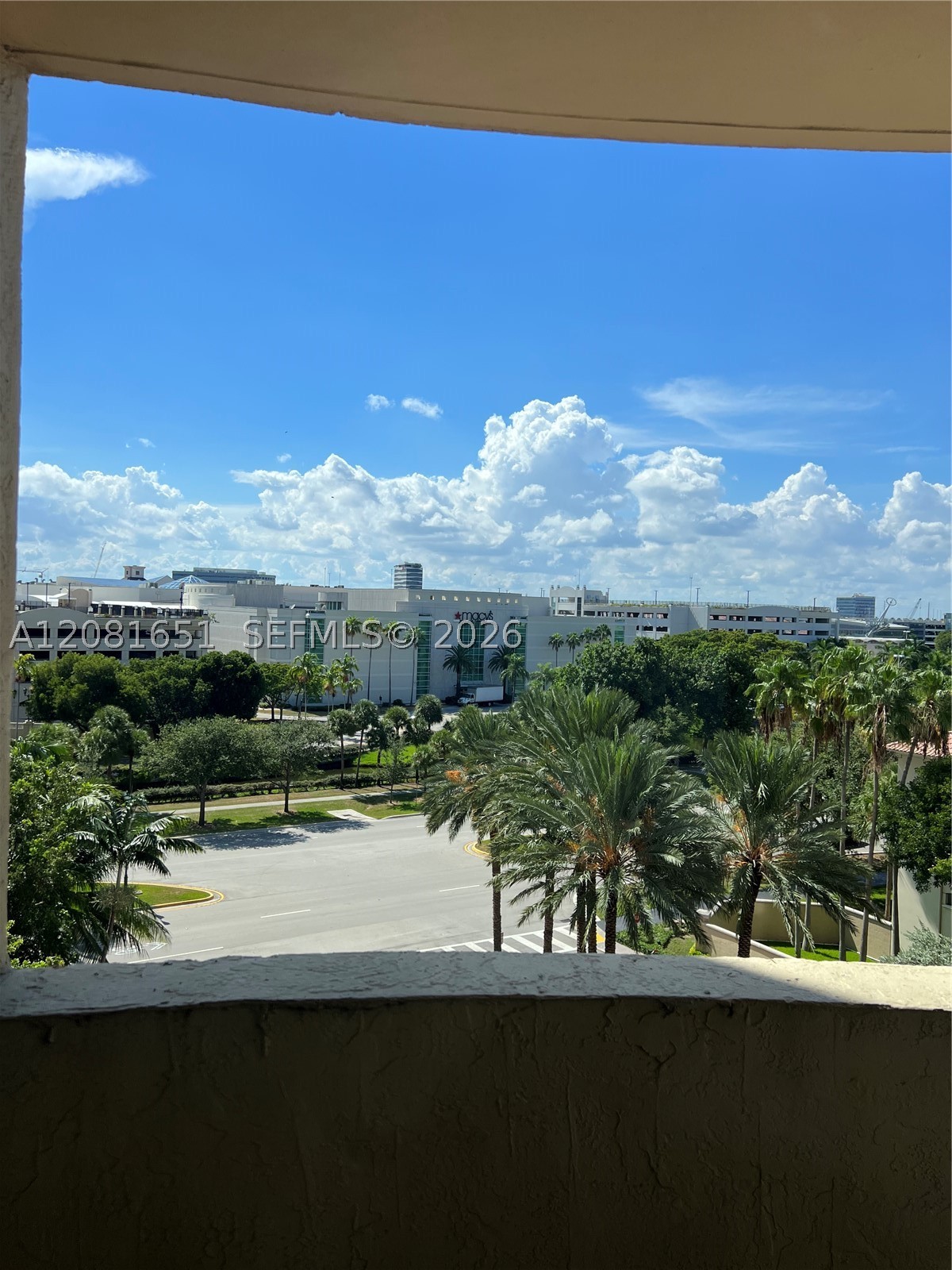 19501 W Country Club Dr #611, Aventura FL 33180