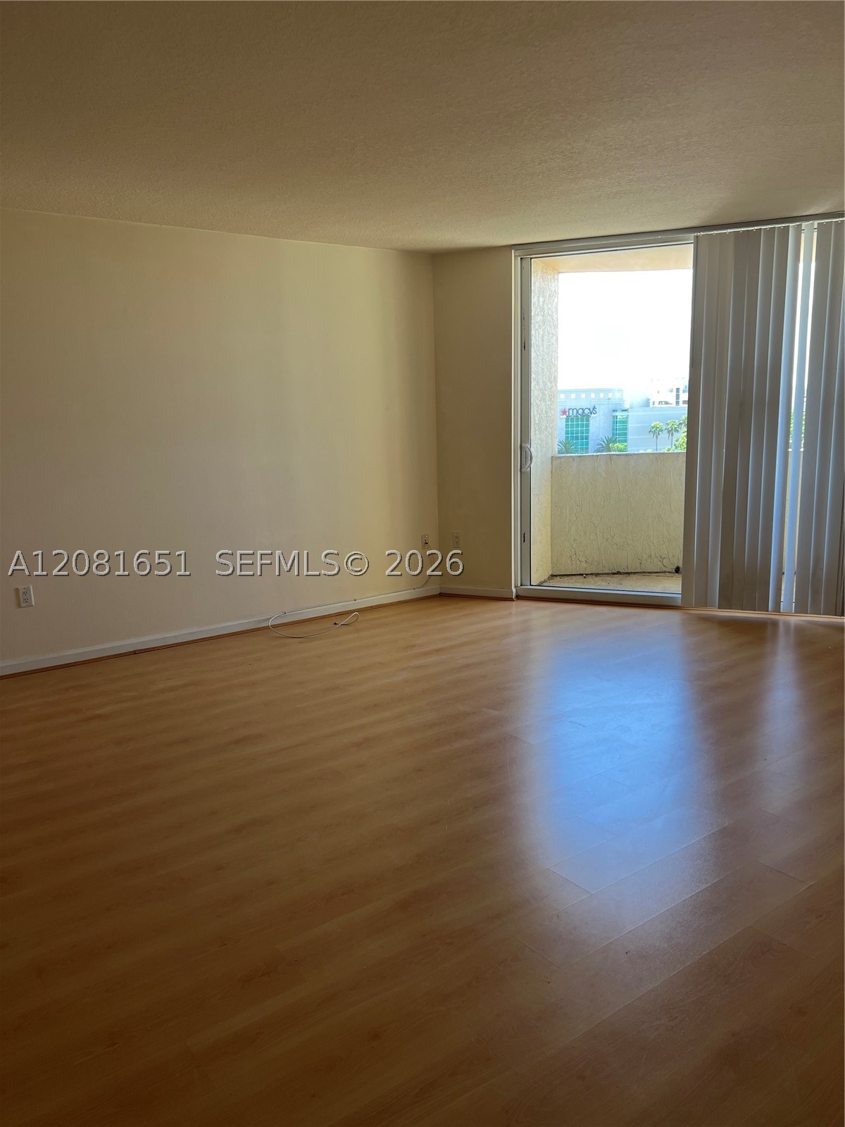 19501 W Country Club Dr #611, Aventura FL 33180