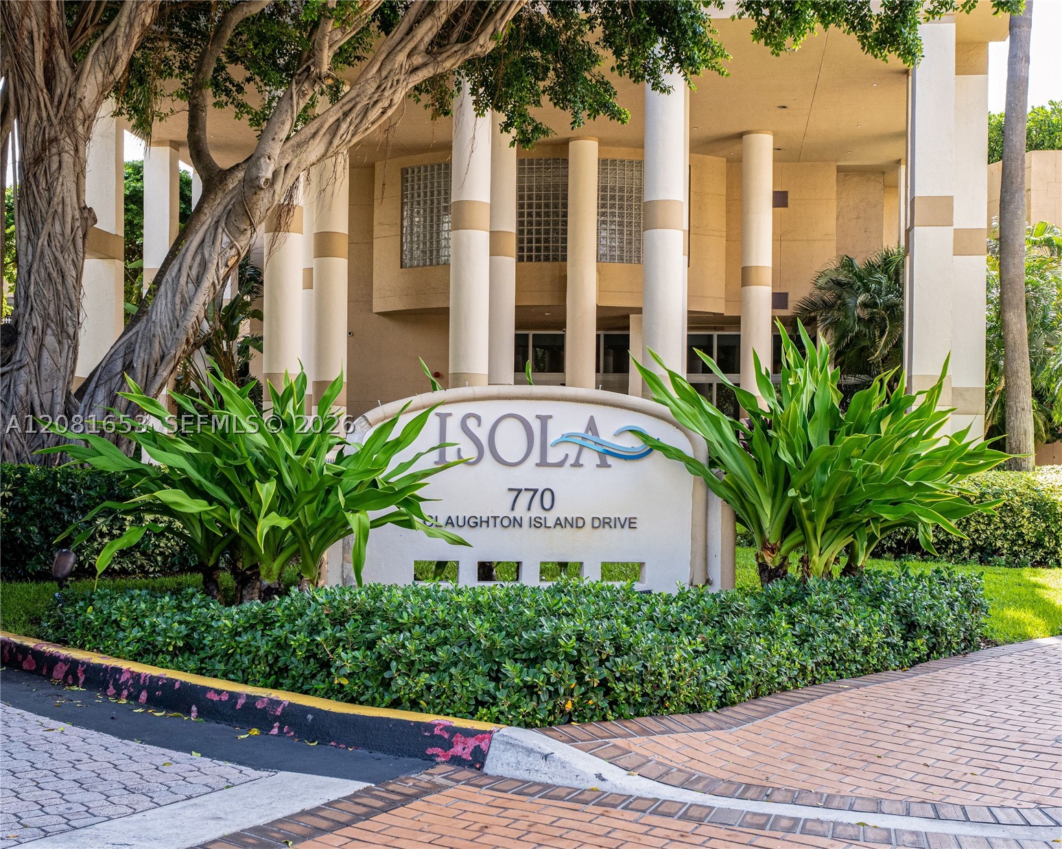 770 Claughton Island Dr #1603, Miami FL 33131