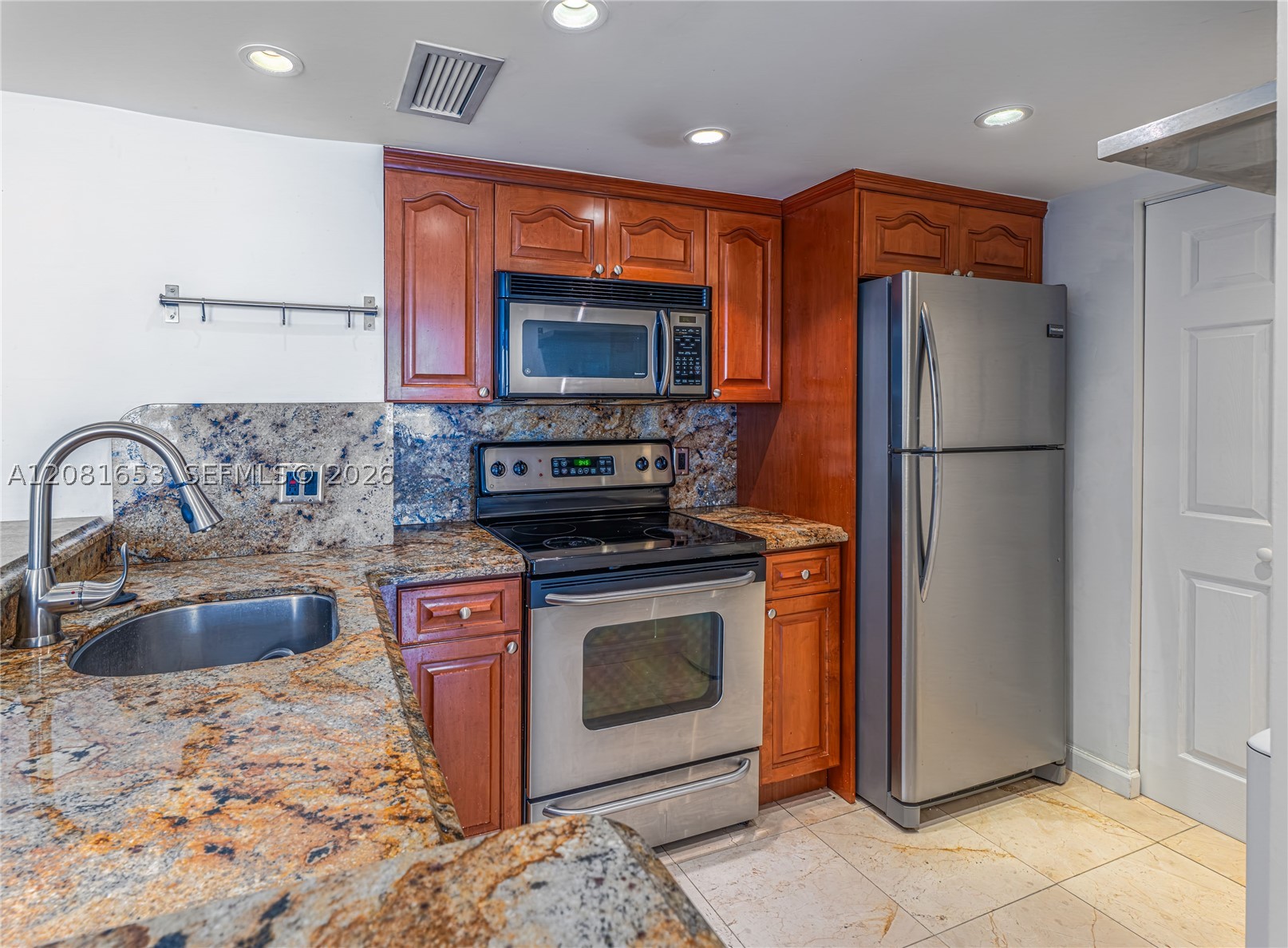 770 Claughton Island Dr #1603, Miami FL 33131
