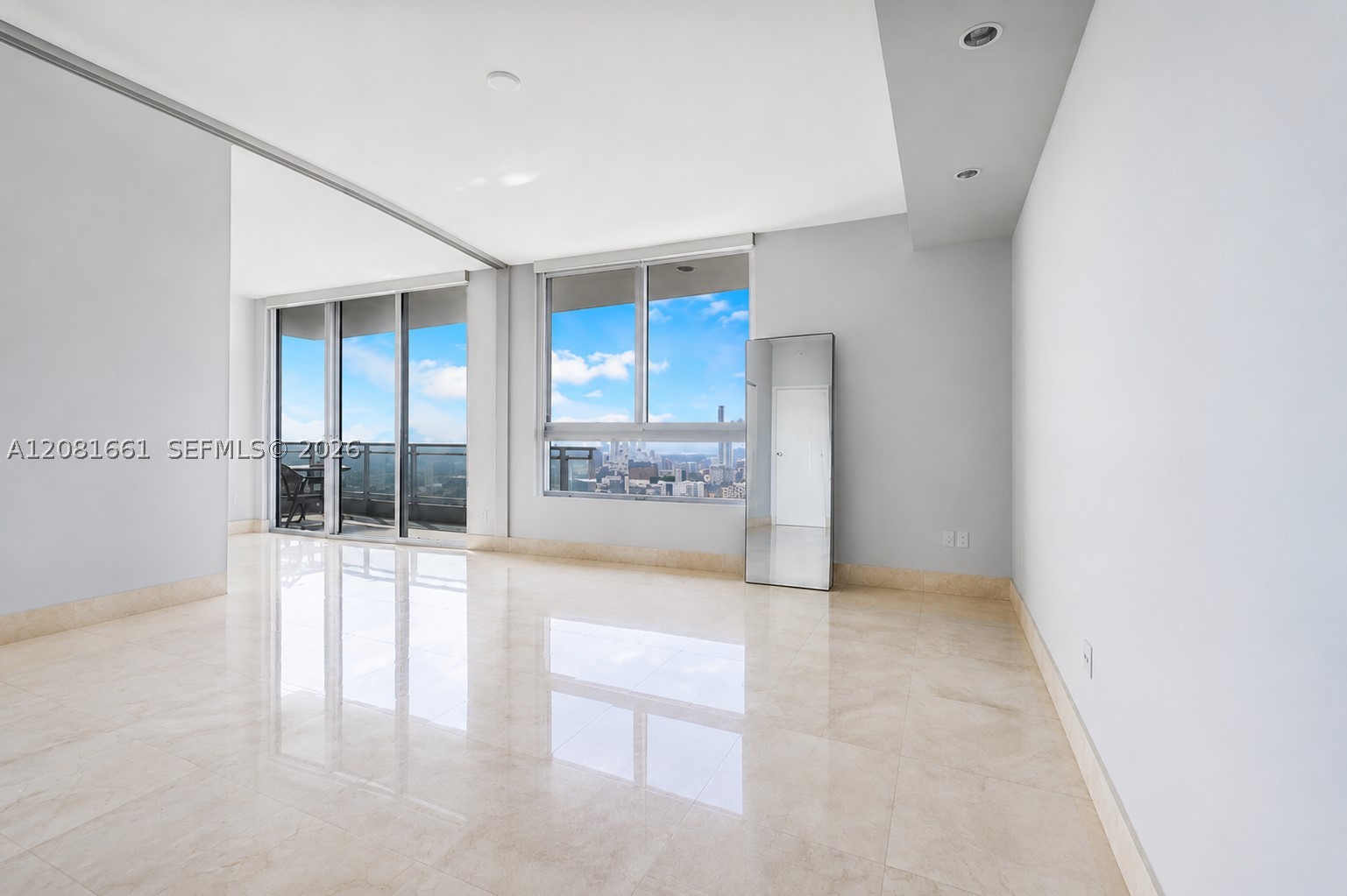 90 SW 3rd St #3110, Miami FL 33130