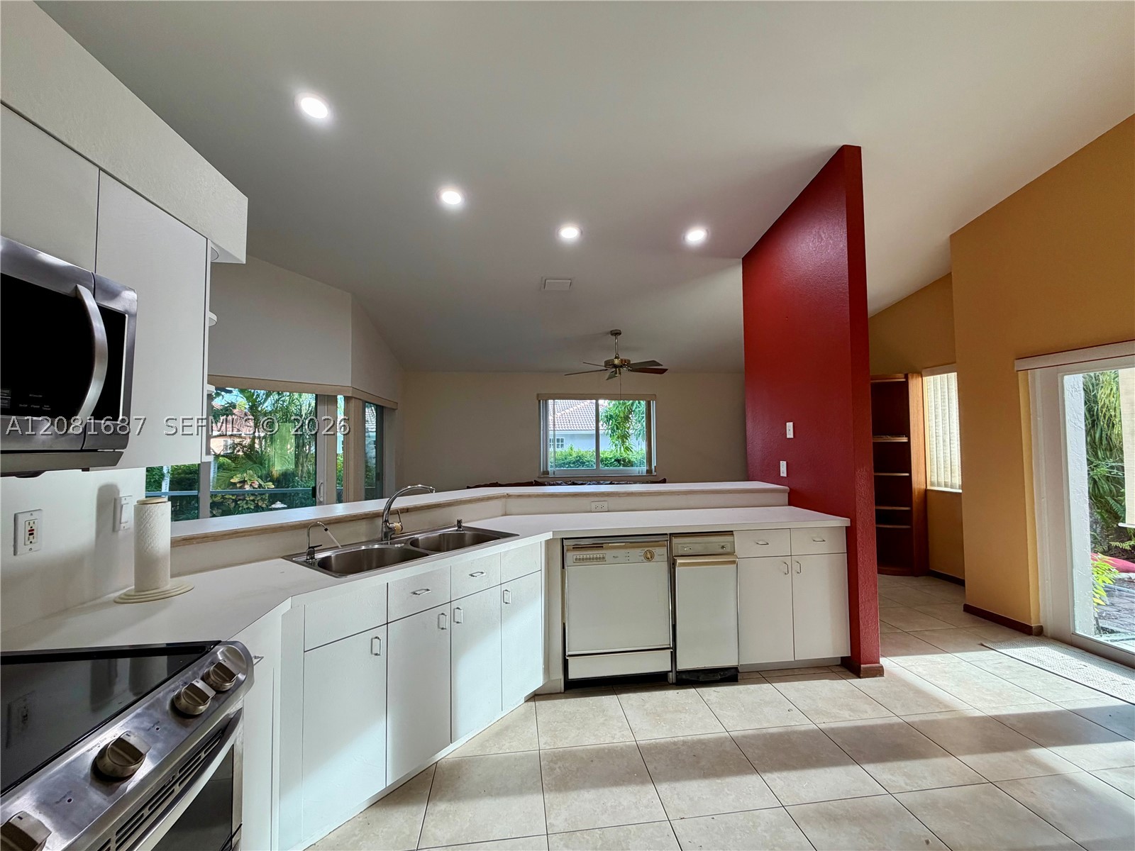 7920 SW 204th St, Cutler Bay FL 33189