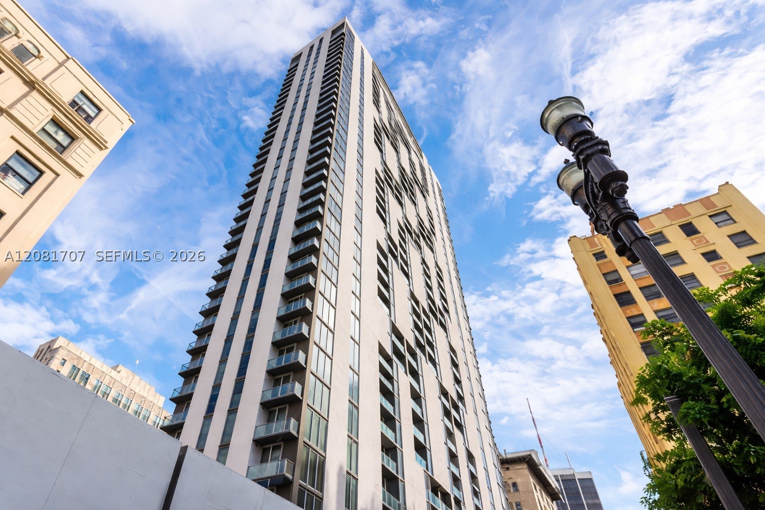 151 SE 1st St #3001, Miami FL 33131